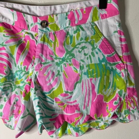 Lilly Pulitzer Buttercup Shorts Flamingo Pink Don’t Give A Cluck - Picture 3 of 8